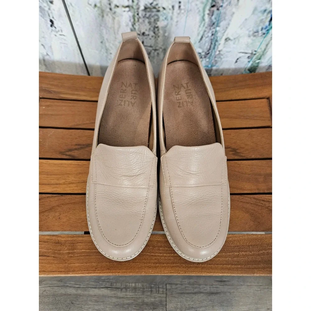 Naturalizer Darry Loafers 7M Beige Leather Platform Lug Sole Block Heel Chunky